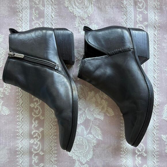 Franco Sarto Women's Black Leather Ankle Boots - Picture 6 of 8